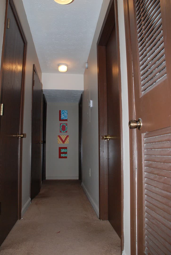 Lexington Apartment: 145 Transcript Avenue