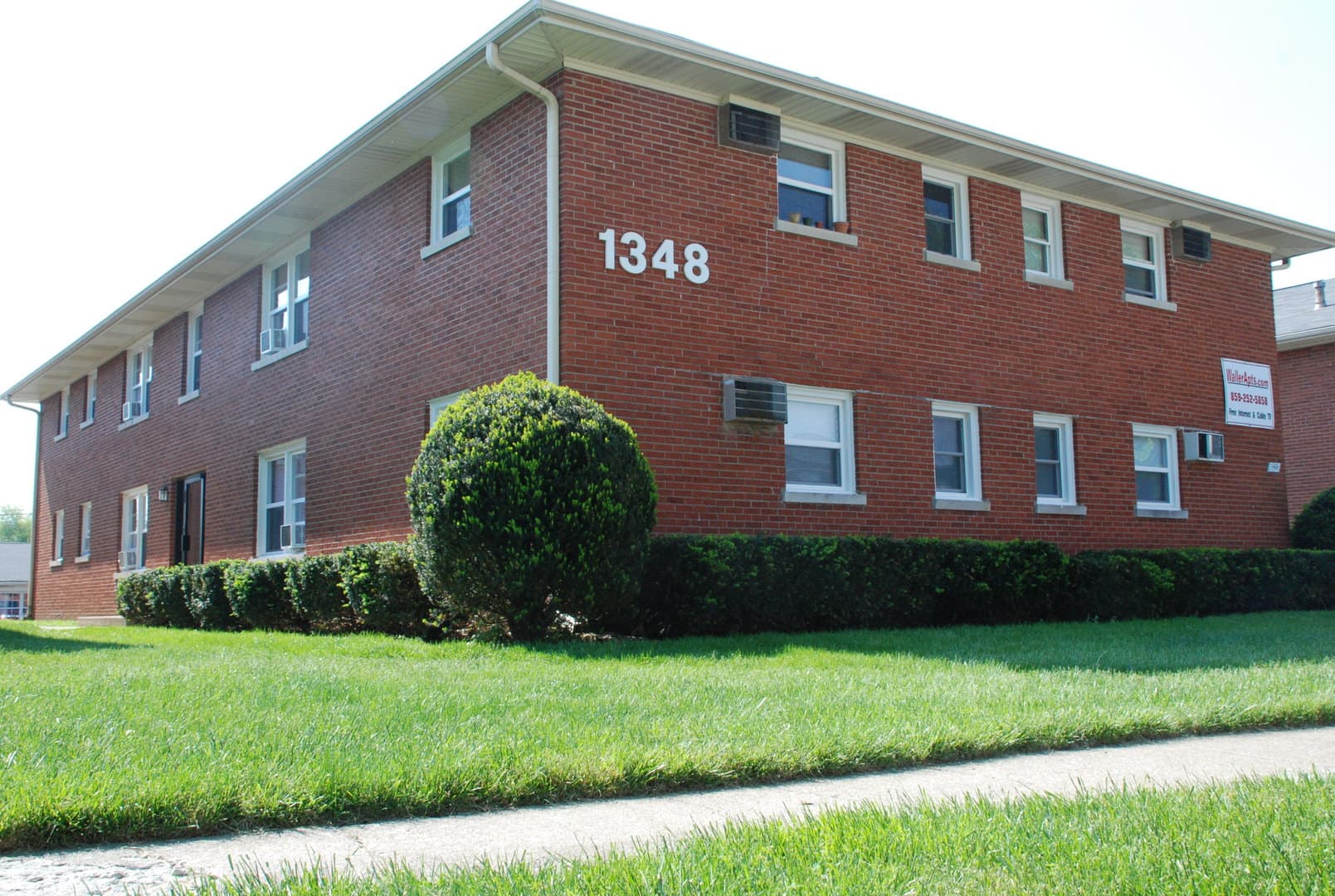 Lexington Apartment: 1340 Royalty Court