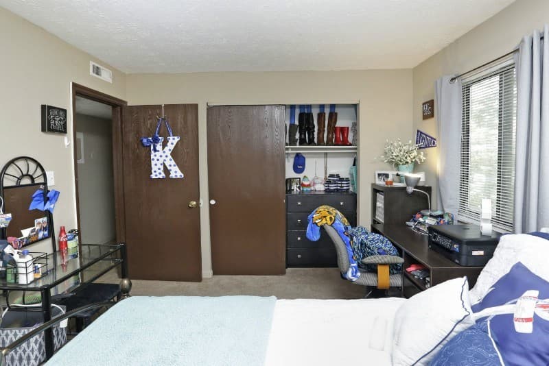 Lexington Apartment: 140 Gazette Avenue