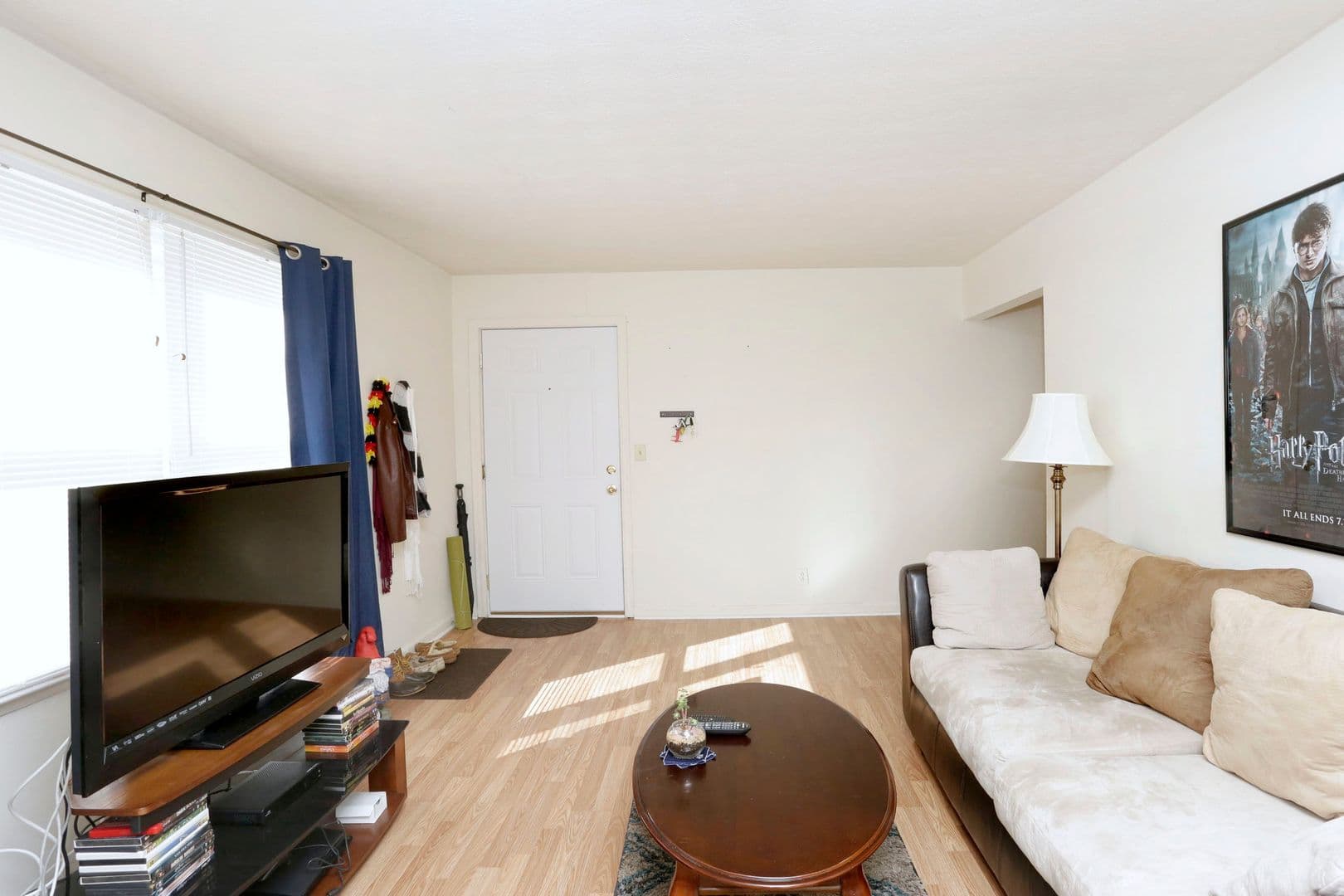 Lexington Apartment: 1352 Royalty Court
