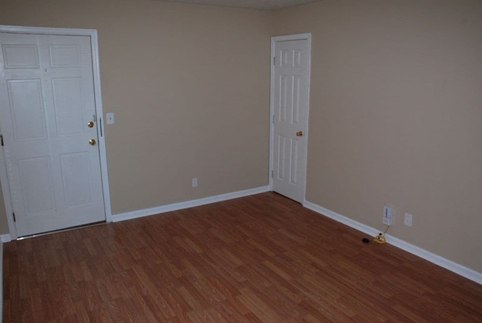 Lexington Apartment: 1344 Royalty Court