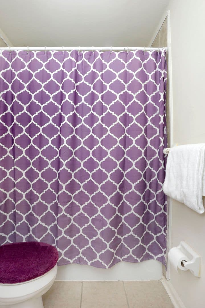 Lexington Apartment: 1344 Royalty Court