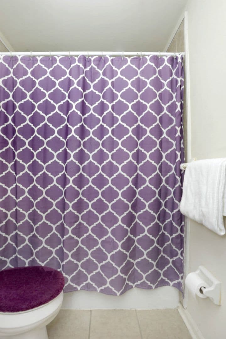 Lexington Apartment: 1341 Royalty Court