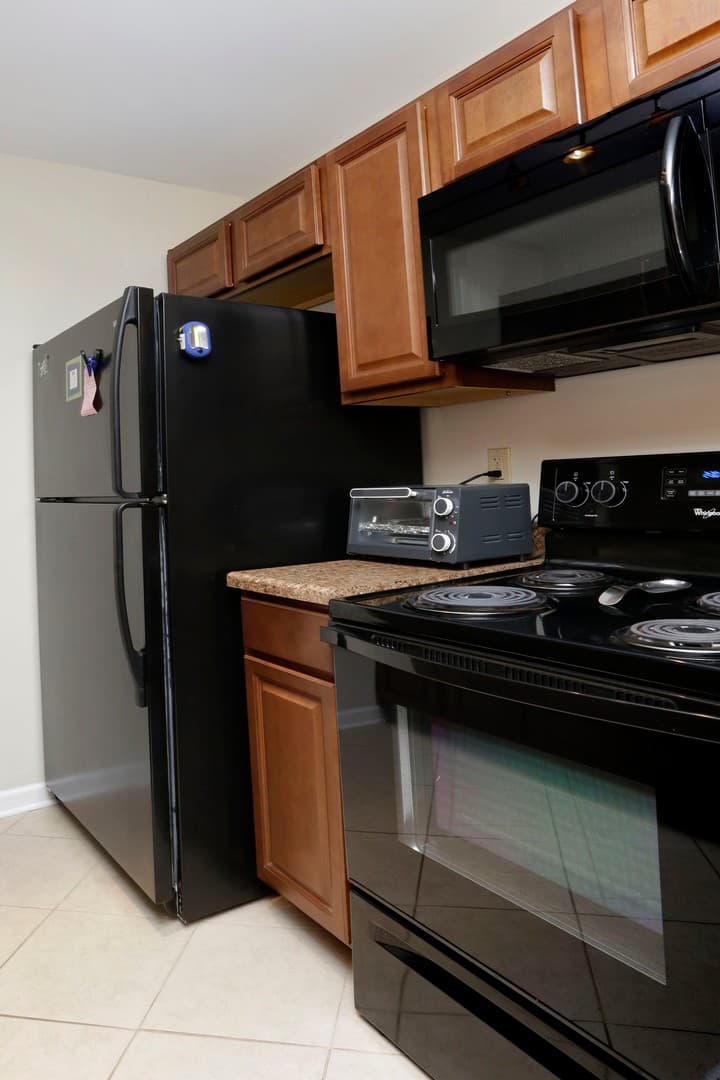 Lexington Apartment: 165 Virginia Avenue