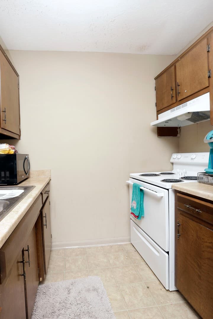 Lexington Apartment: 140 Gazette Avenue