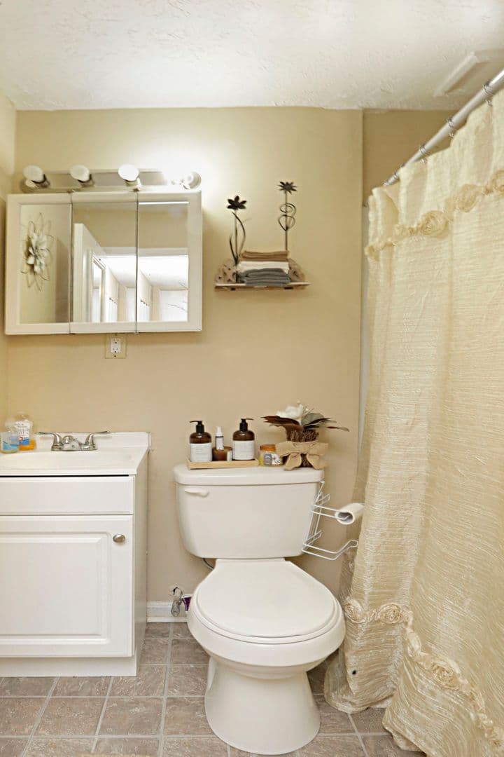Lexington Apartment: 159 Gazette Avenue