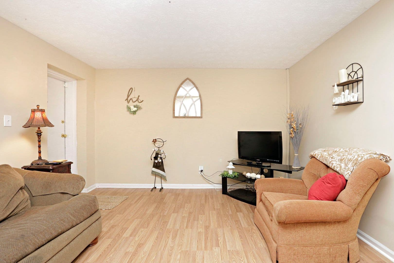 Lexington Apartment: 159 Gazette Avenue