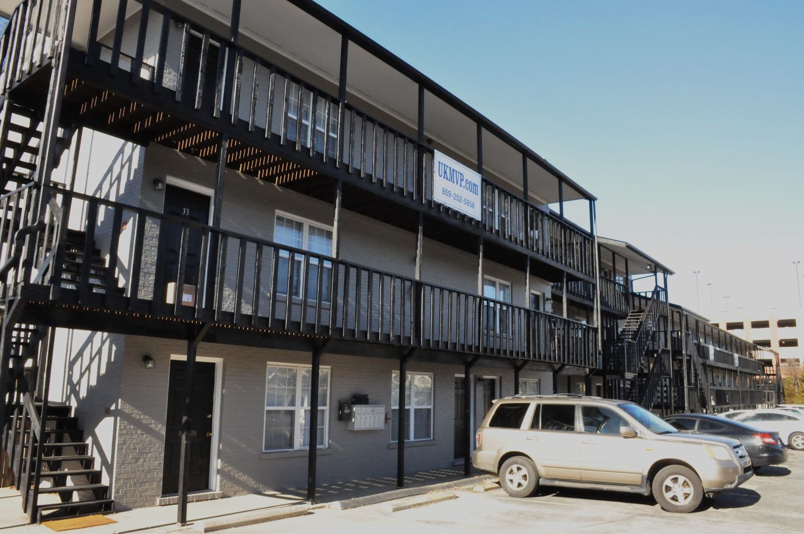 Lexington Apartment: 805 Press Avenue