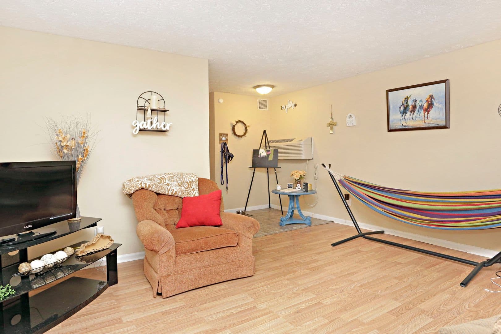 Lexington Apartment: 159 Gazette Avenue