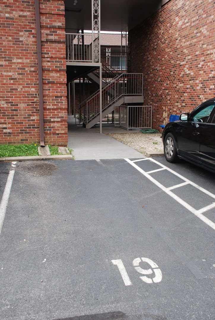 Lexington Apartment: 165 Virginia Avenue