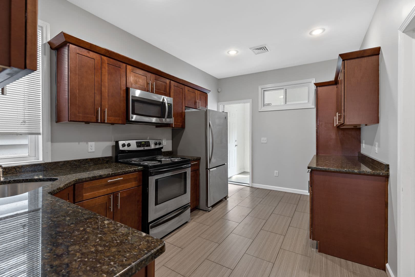 Albany Apartment: 65 Dana Ave.