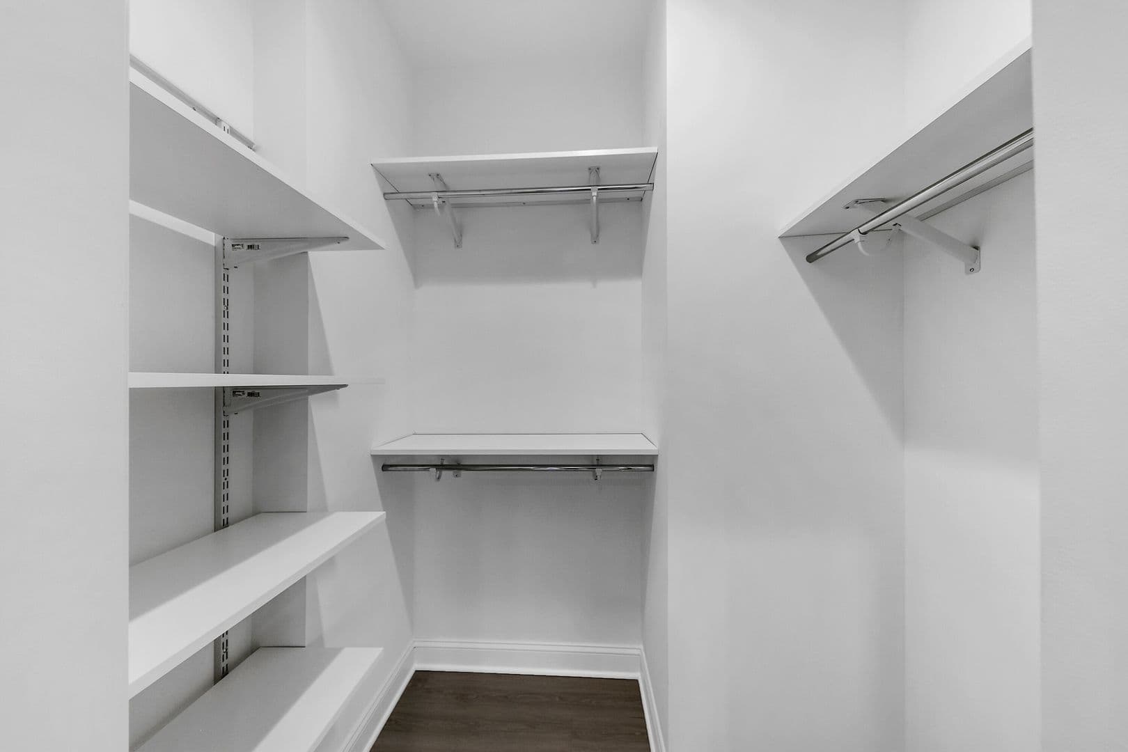Albany Apartment: 560 Madison Avenue