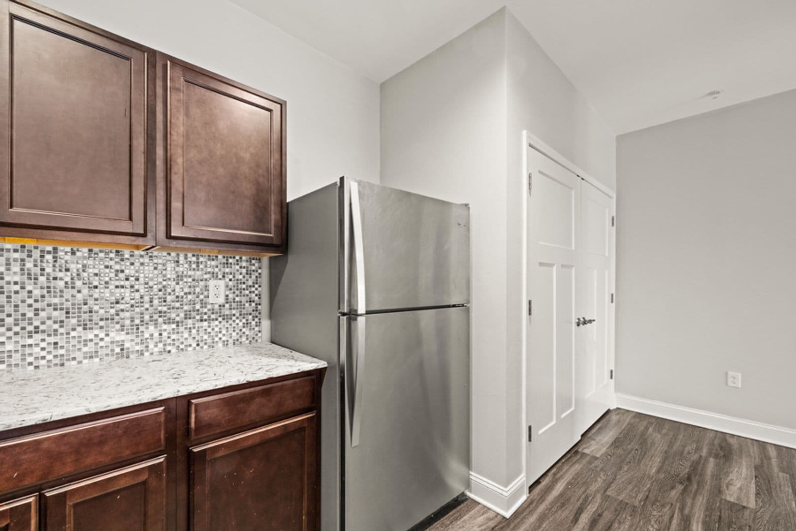 Albany Apartment: 85 Dana Ave
