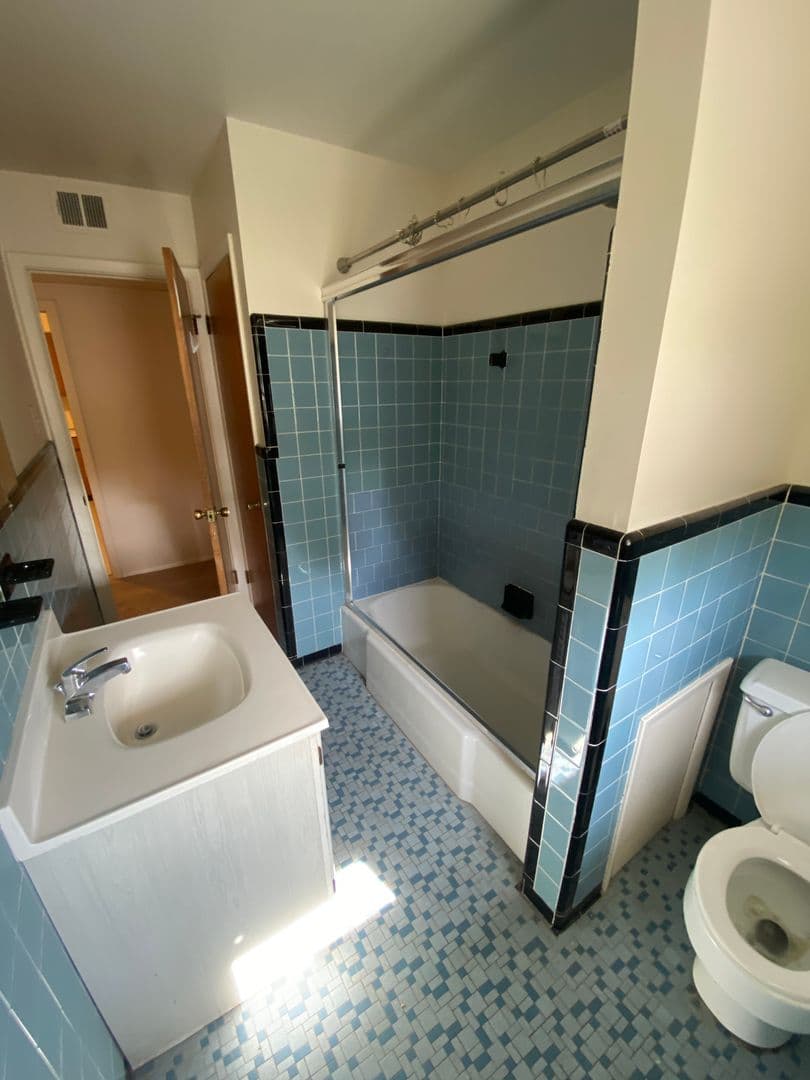Delmar Apartment: 96 Elsmere