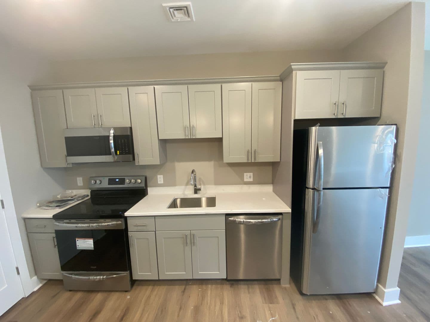 Albany Apartment: 105  Morris Street