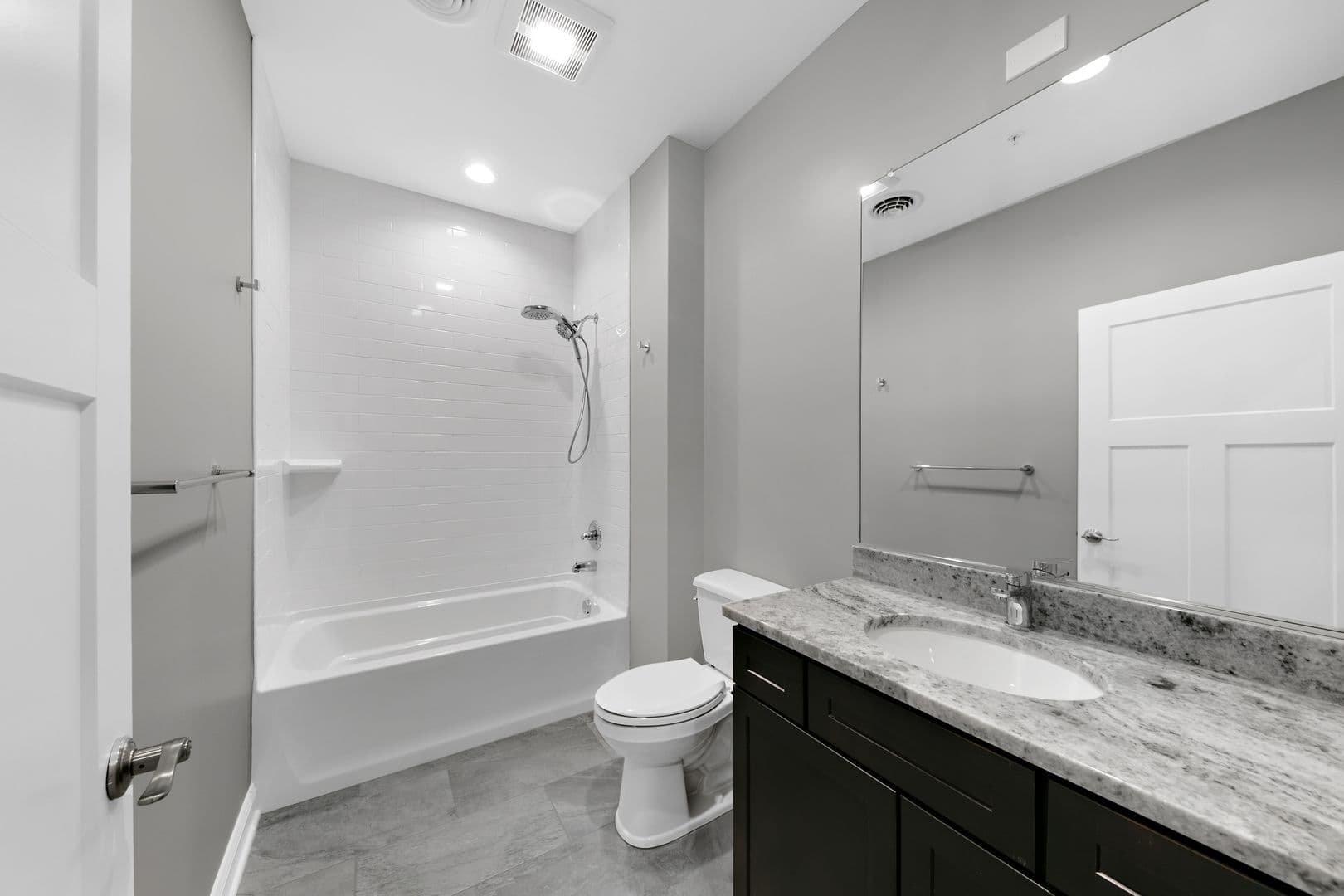 Albany Apartment: 560 Madison Avenue