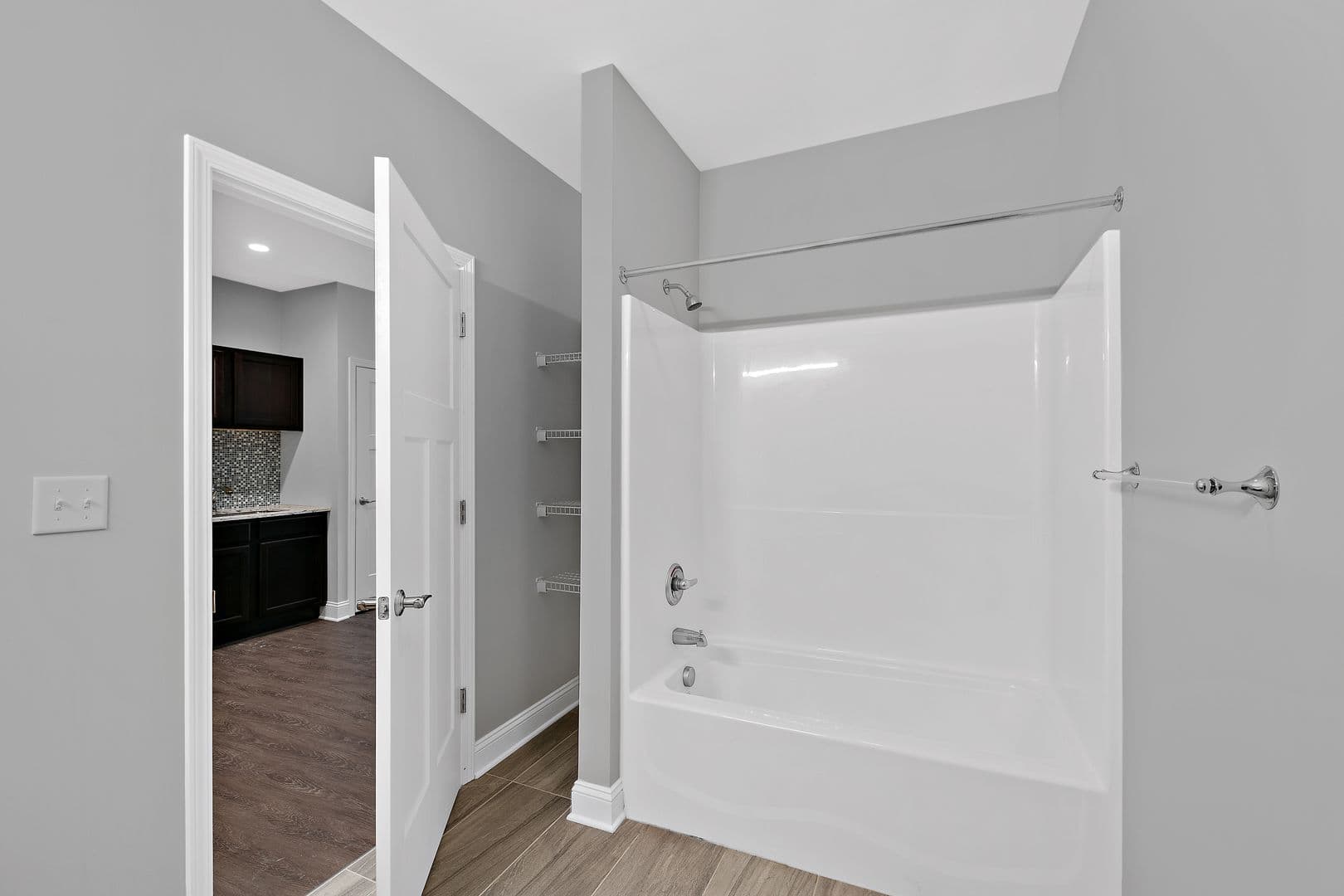 Albany Apartment: 86 Dana Avenue