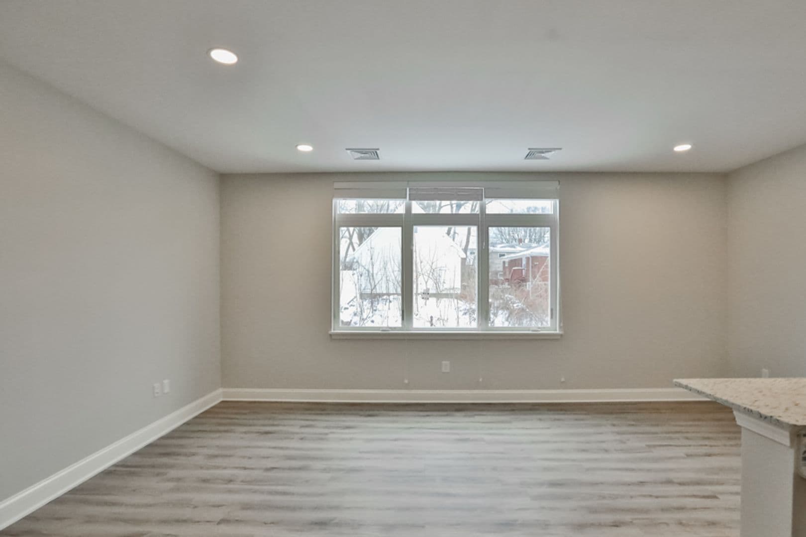 Albany Apartment: 36 Hackett Blvd