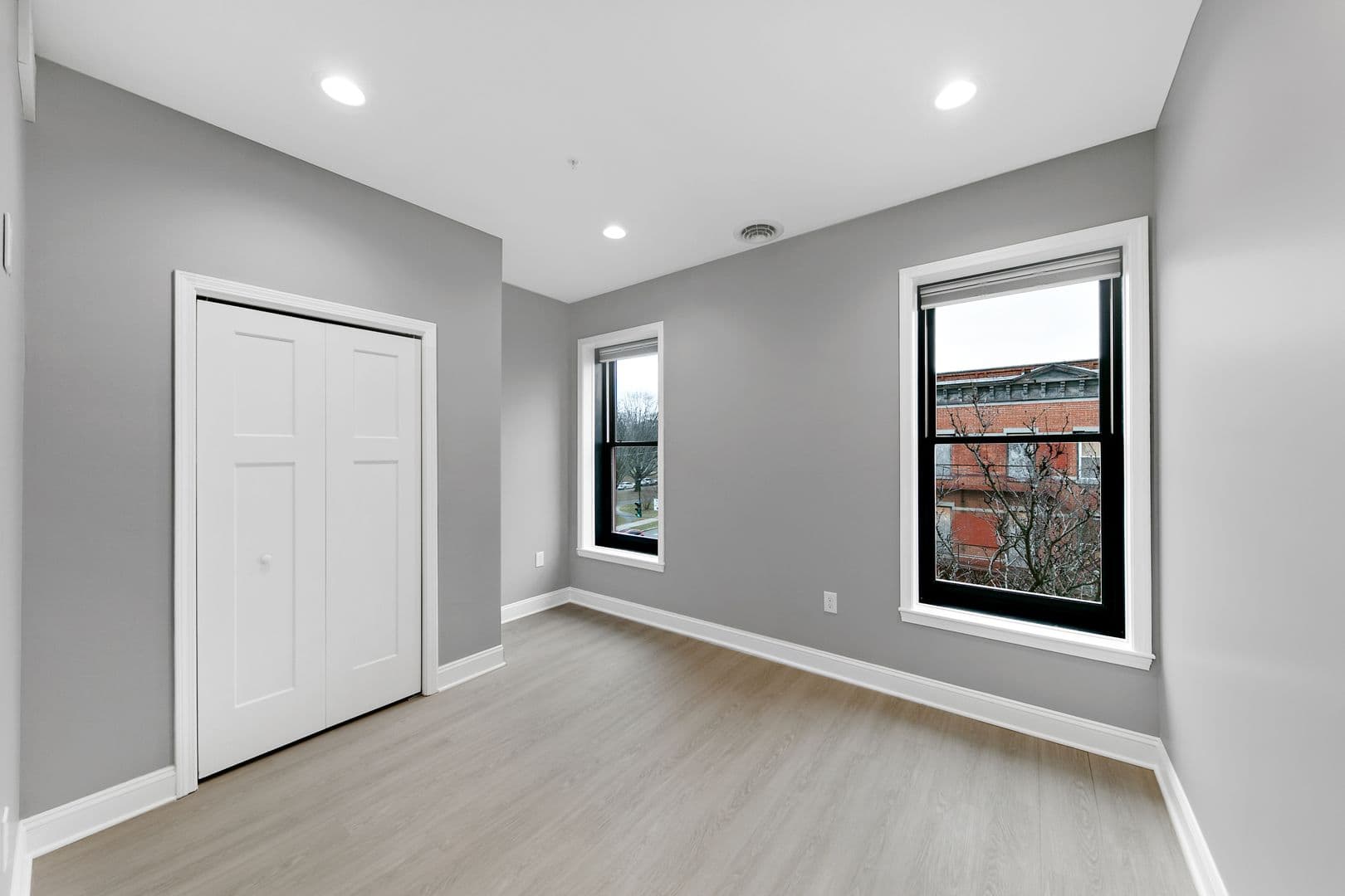 Albany Apartment: 560 Madison Avenue