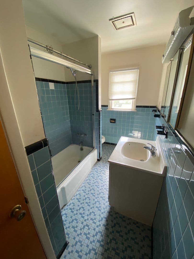 Delmar Apartment: 96 Elsmere