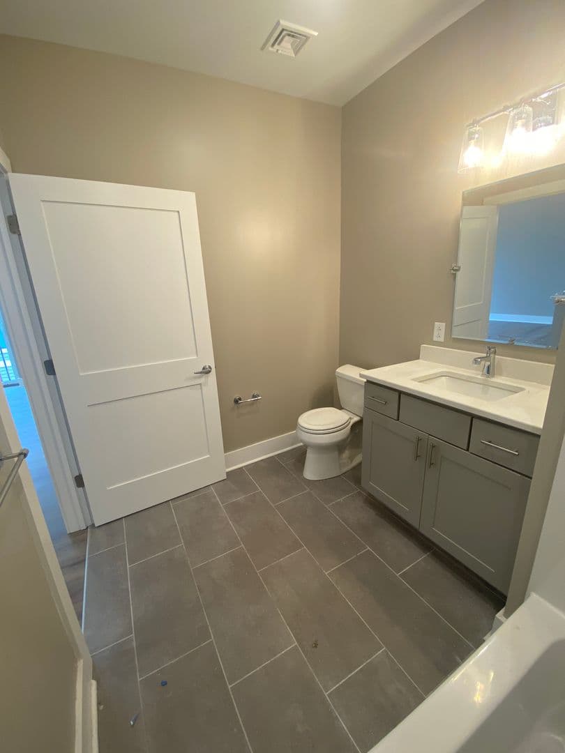 Albany Apartment: 105  Morris Street