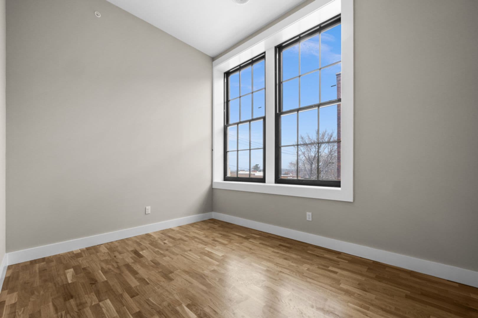 Cohoes Apartment: 45 Johnston Avenue