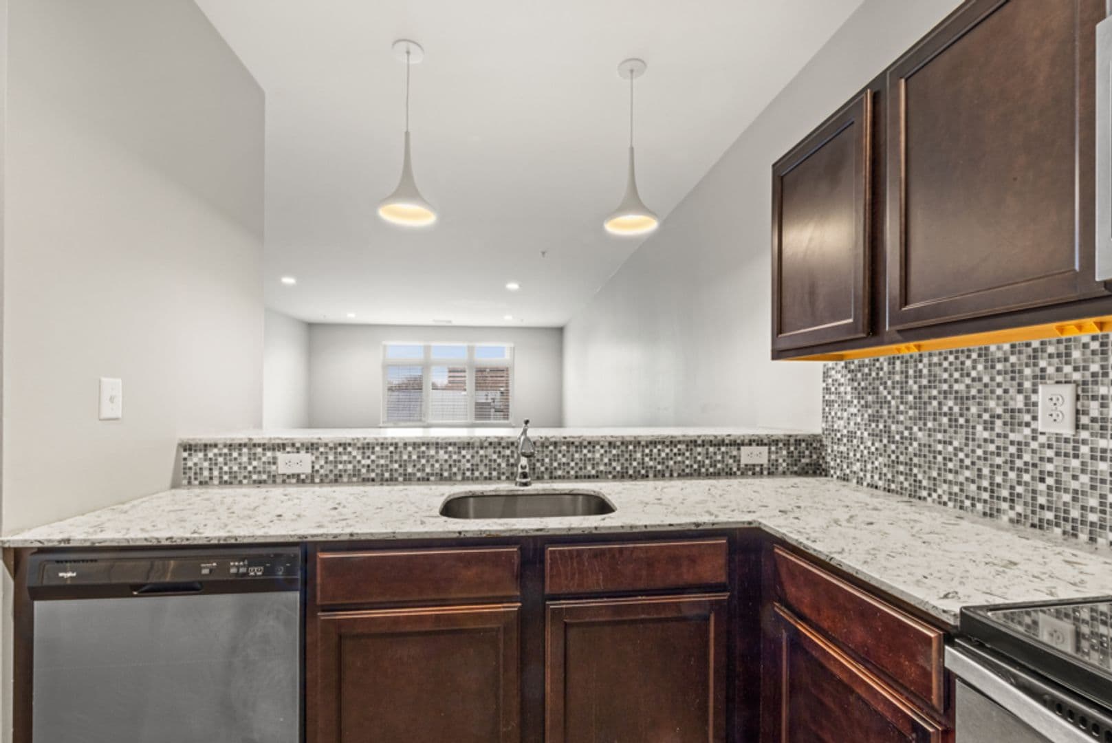 Albany Apartment: 85 Dana Ave