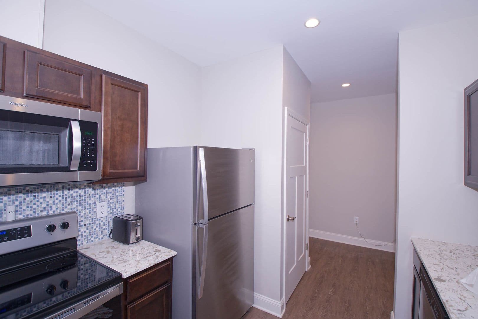 Albany Apartment: 86 Dana Avenue