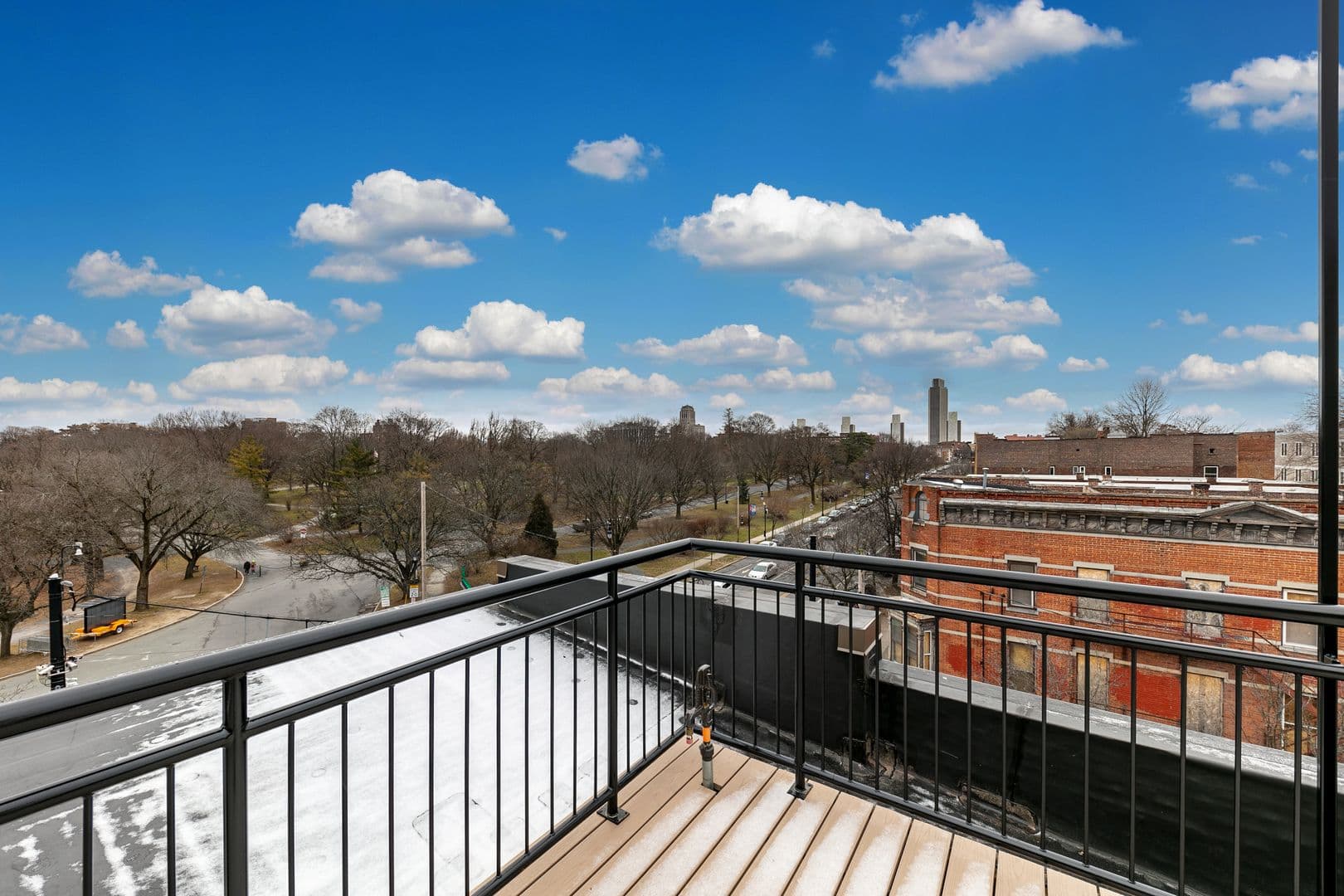 Albany Apartment: 560 Madison Avenue