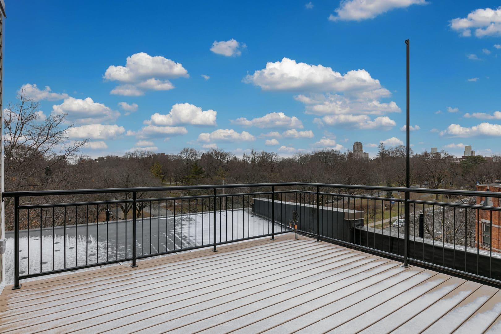 Albany Apartment: 560 Madison Avenue
