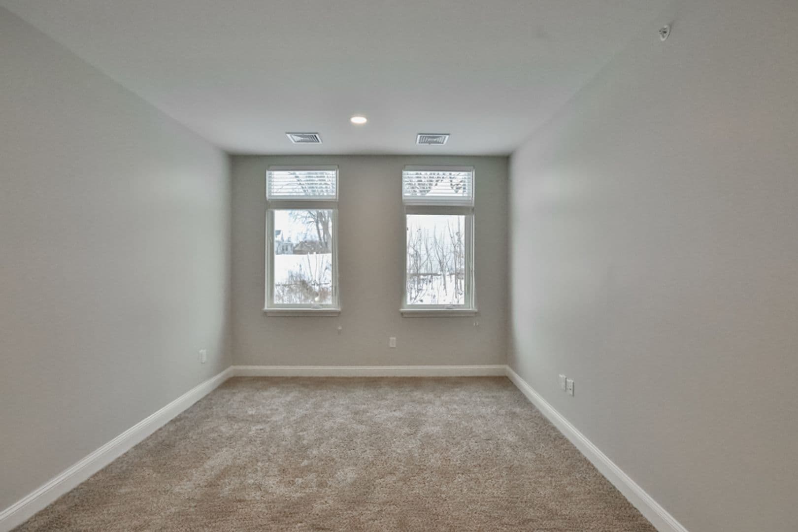 Albany Apartment: 36 Hackett Blvd