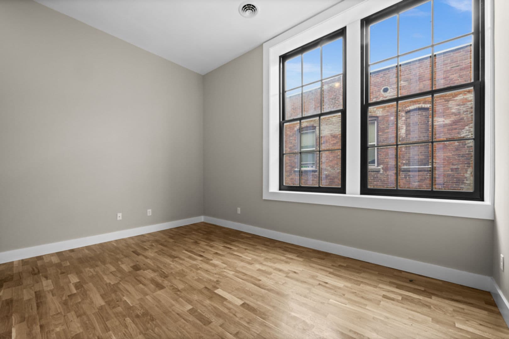 Cohoes Apartment: 45 Johnston Avenue