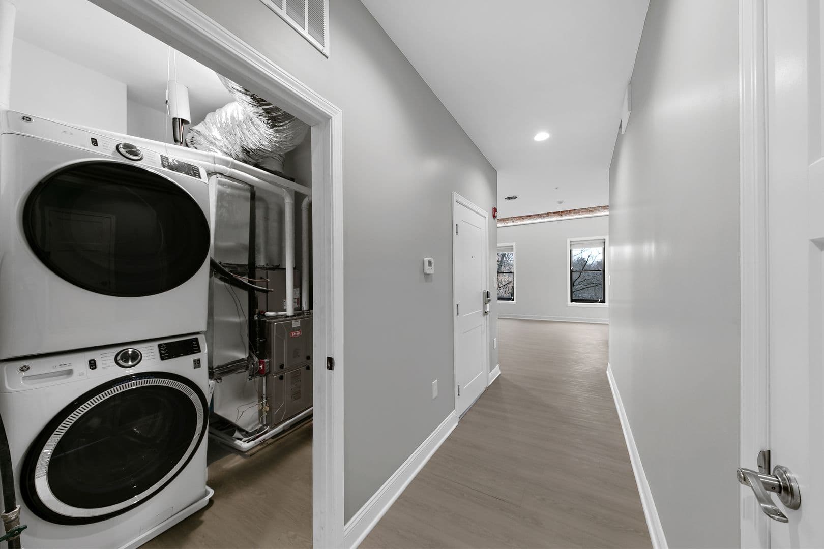 Albany Apartment: 560 Madison Avenue
