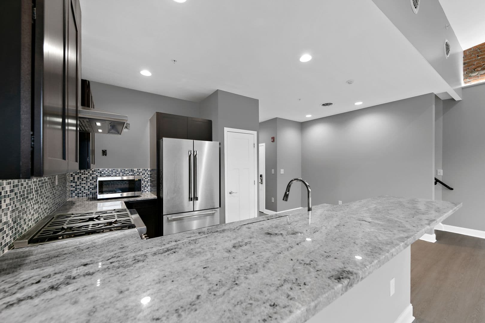 Albany Apartment: 560 Madison Avenue