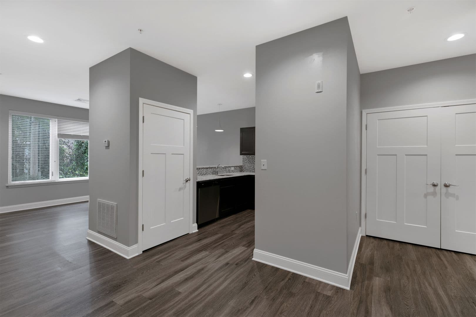 Albany Apartment: 85 Dana Ave