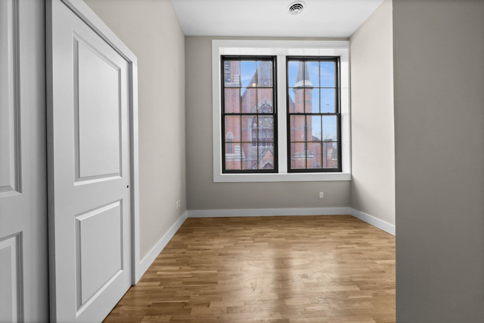 Cohoes Apartment: 45 Johnston Avenue