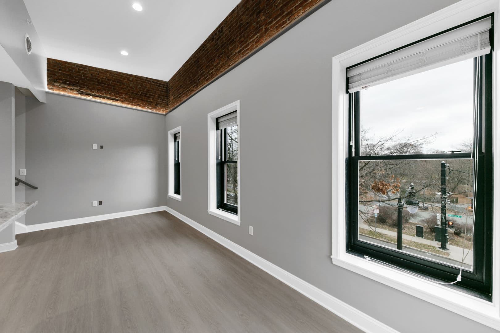 Albany Apartment: 560 Madison Avenue