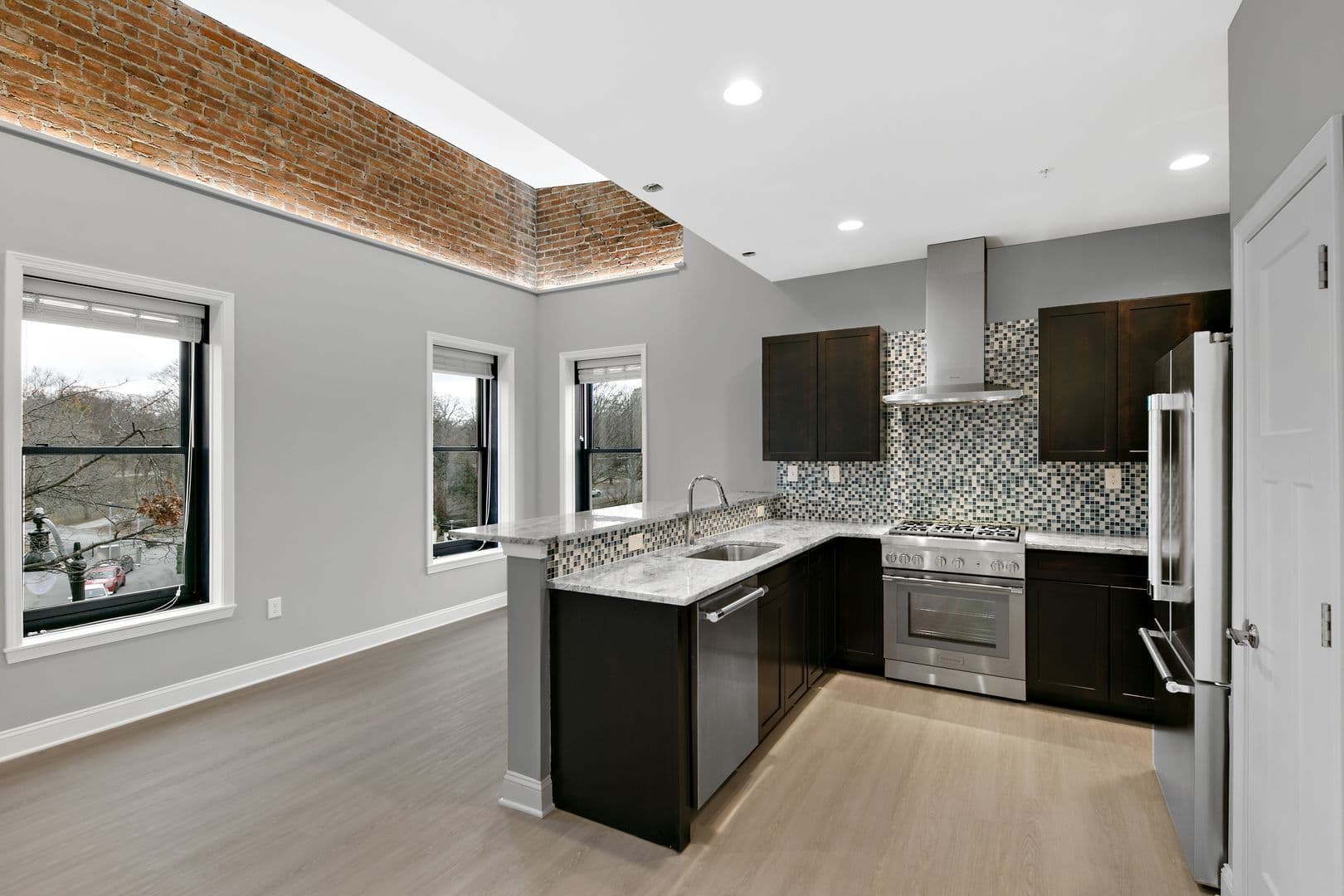 Albany Apartment: 560 Madison Avenue