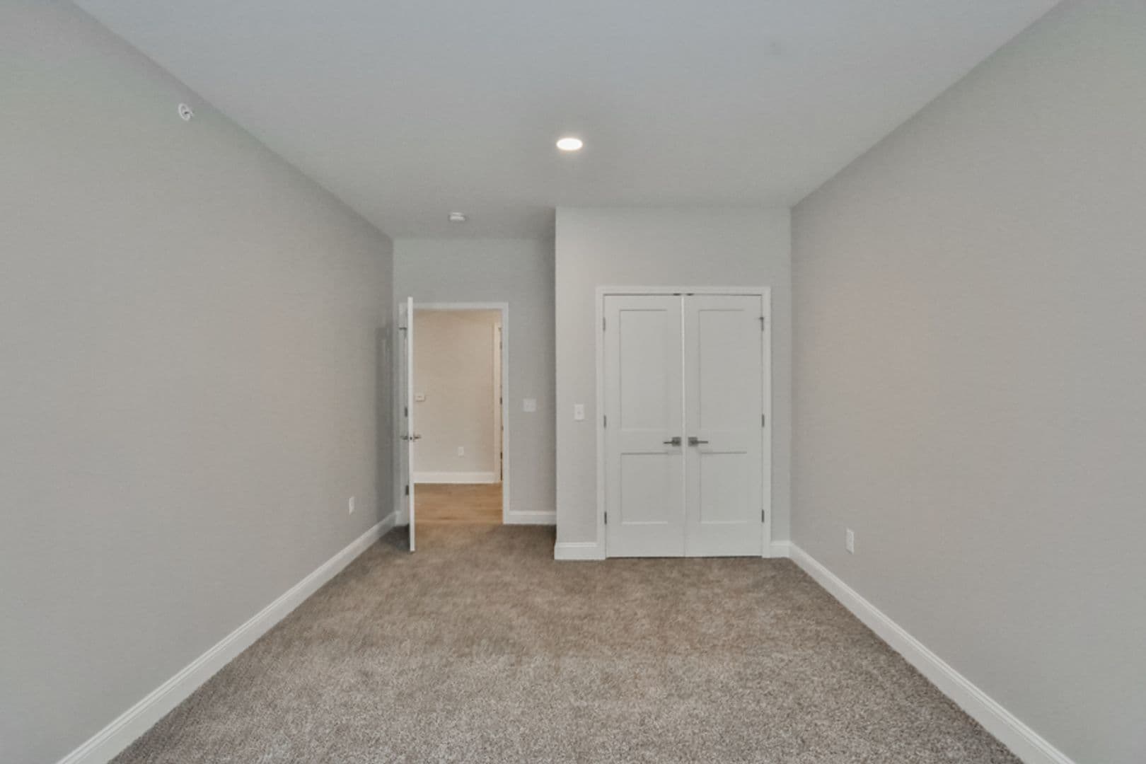 Albany Apartment: 36 Hackett Blvd