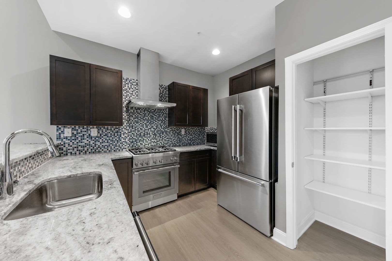 Albany Apartment: 560 Madison Avenue