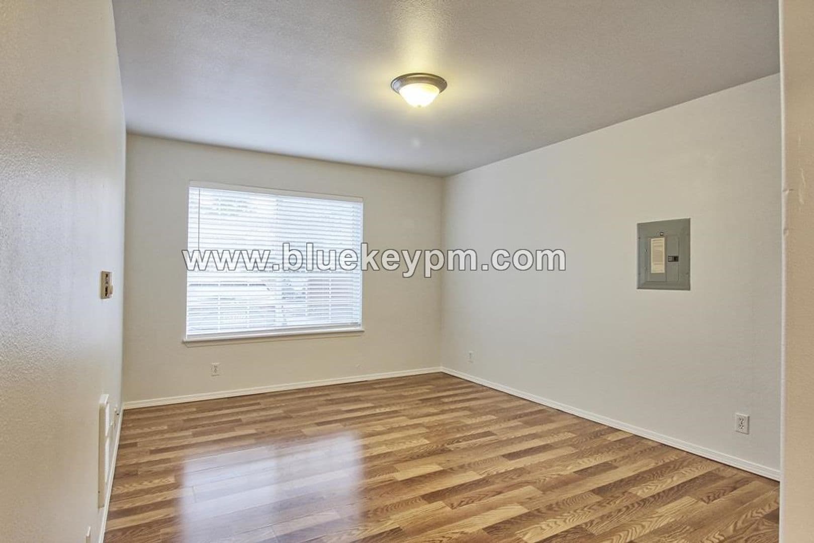 Vancouver House: 5313 NE 66th Avenue  #G53