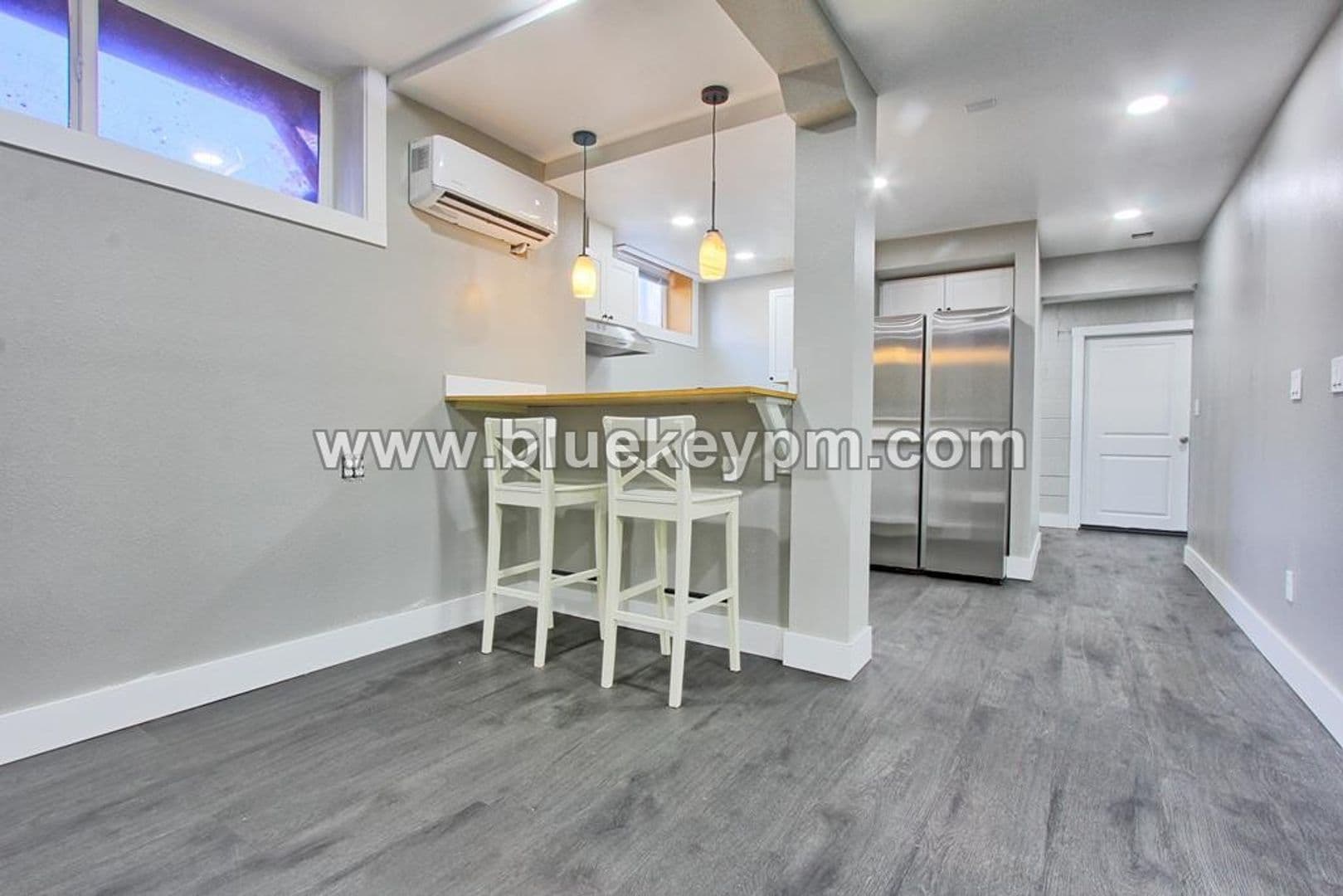 Vancouver House: 2400 Lincoln Avenue   #A