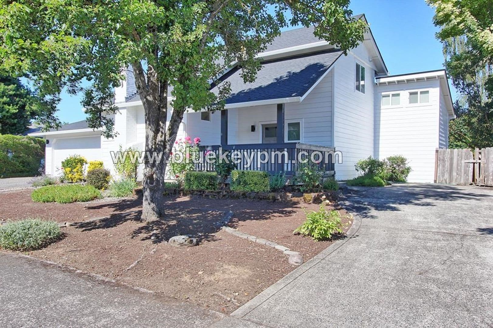 Vancouver House: 707 NE 160th Avenue
