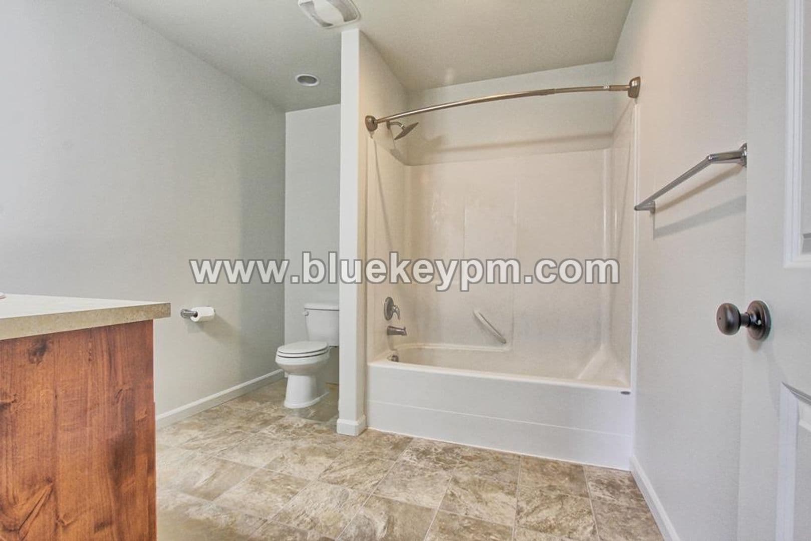 Ridgefield House: 121 N. 42nd Place