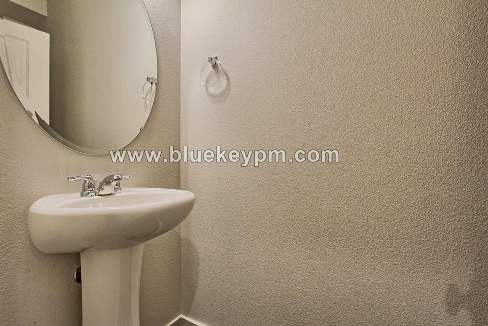 Vancouver House: 2121 NE 118th Place