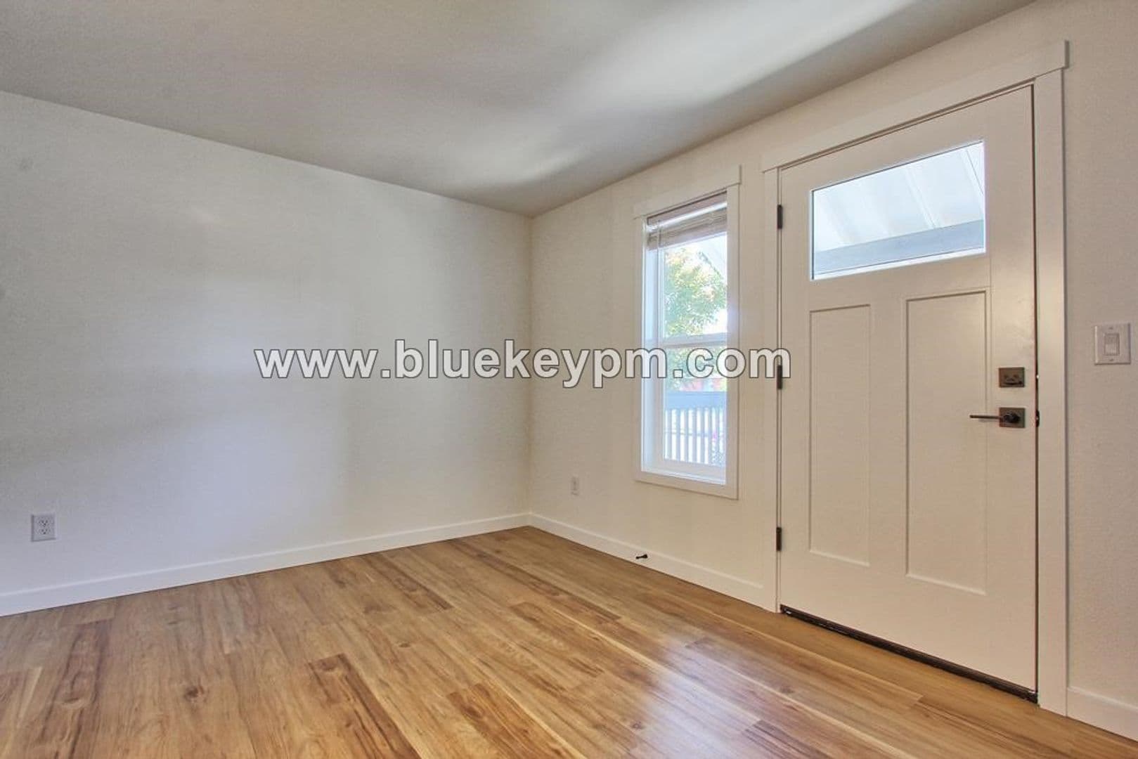 Vancouver House: 707 NE 160th Avenue