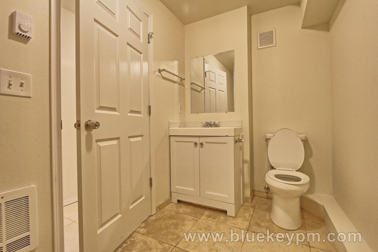 Vancouver House: 2801 E 32nd Street, Unit 3
