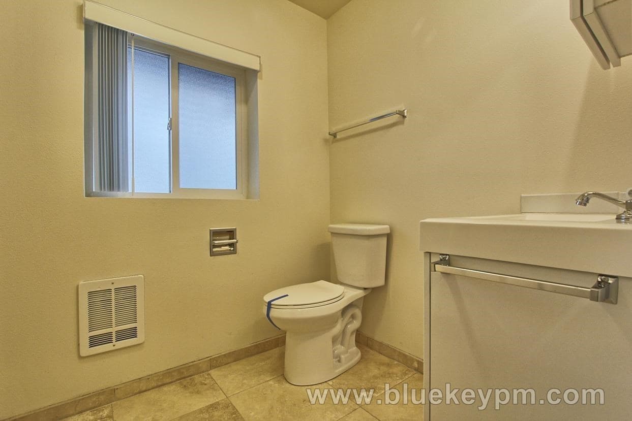 Vancouver House: 2801 E 32nd Street, Unit 3