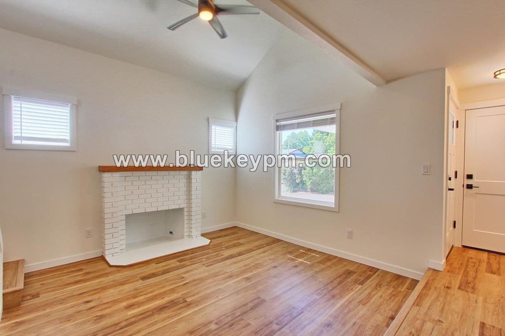 Vancouver House: 707 NE 160th Avenue