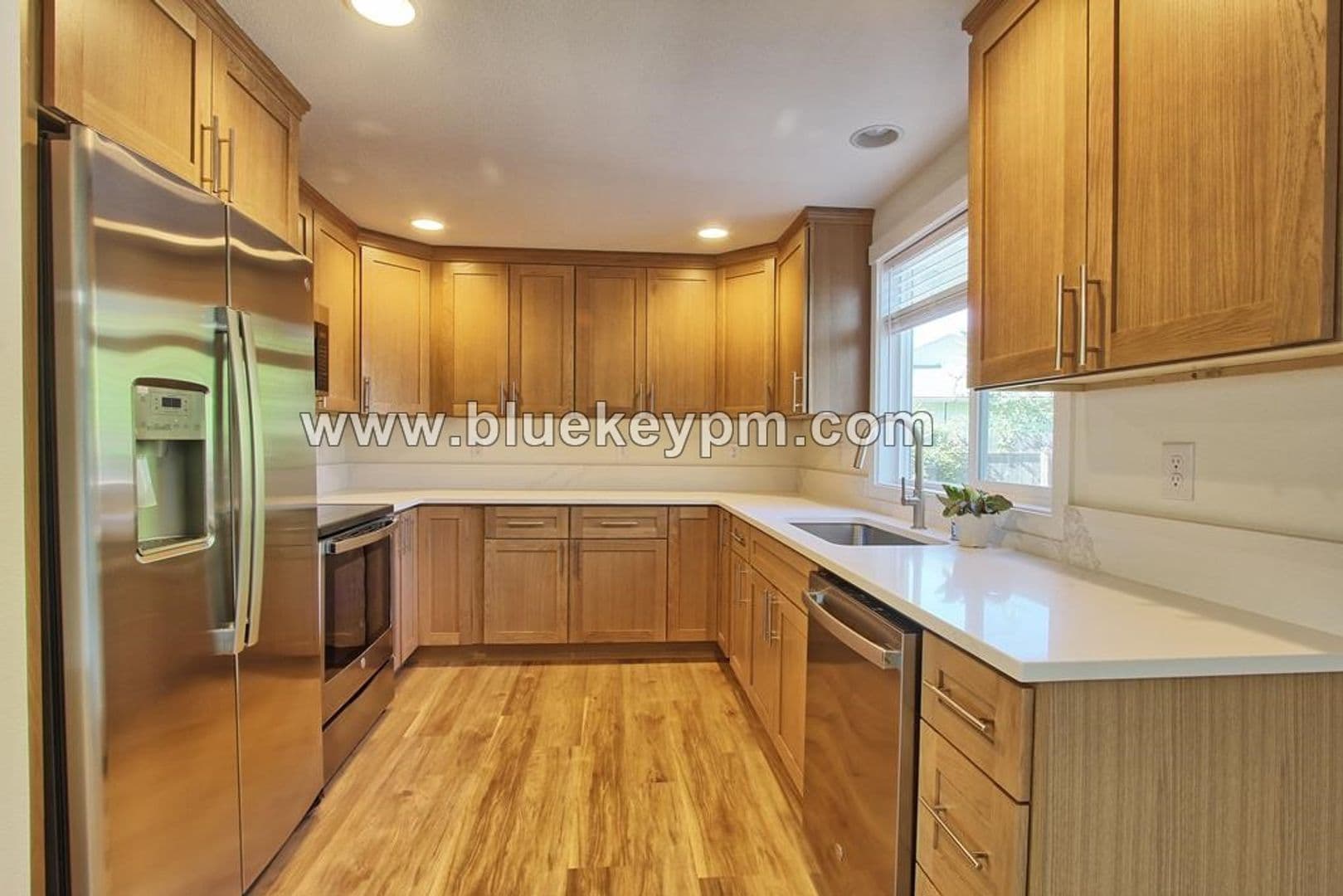 Vancouver House: 707 NE 160th Avenue